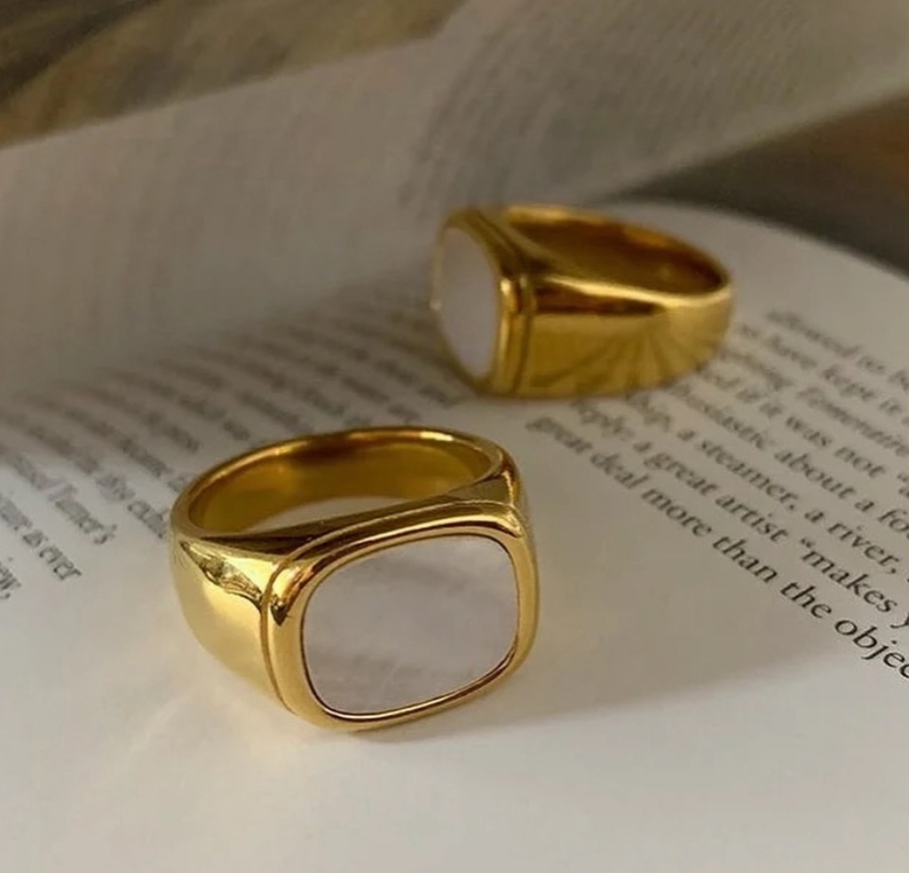Lani Signet Ring