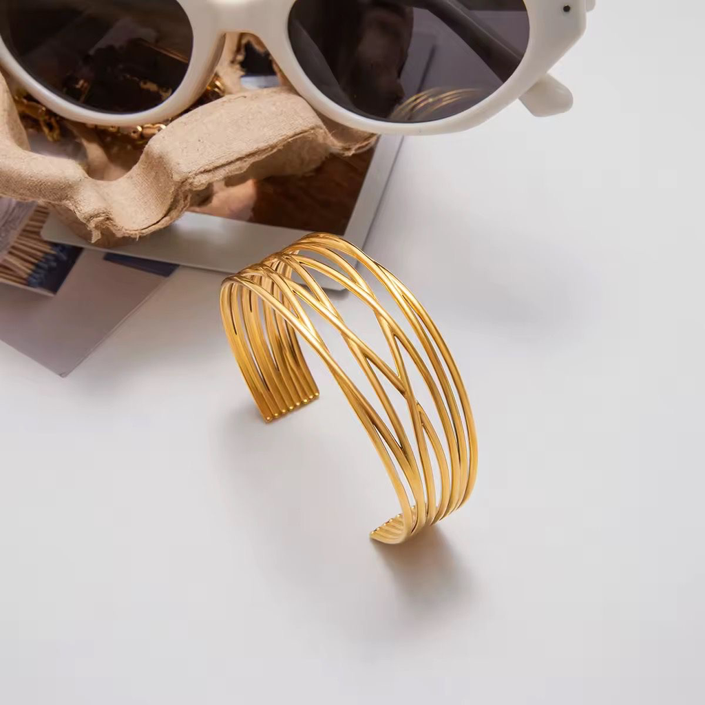 Aurellia Cuff
