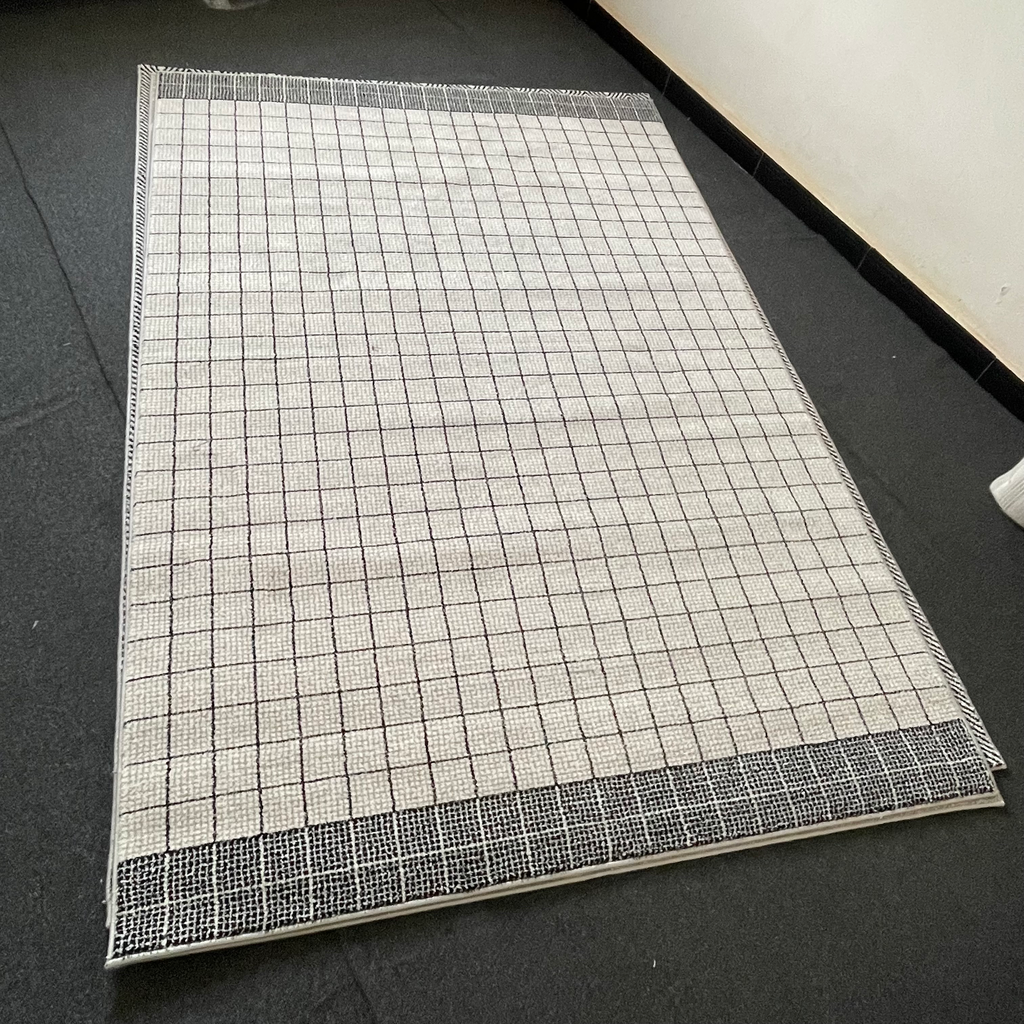 Grid Rug (2x2.9m)