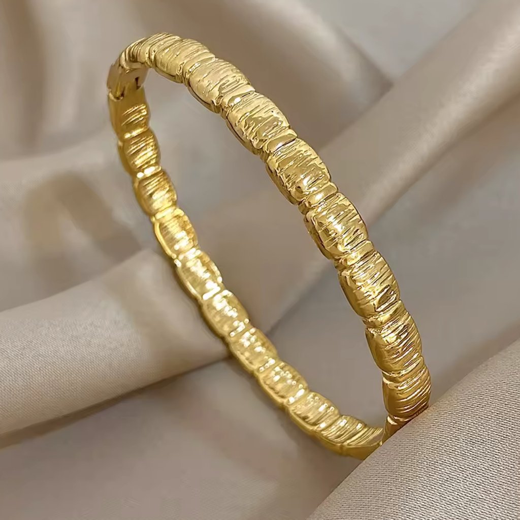 Luna cuff