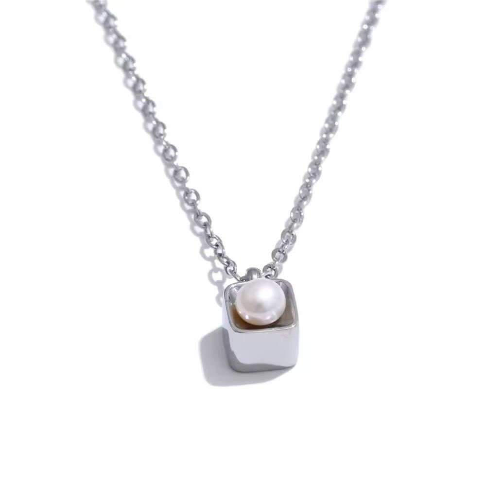 Leesa Necklace