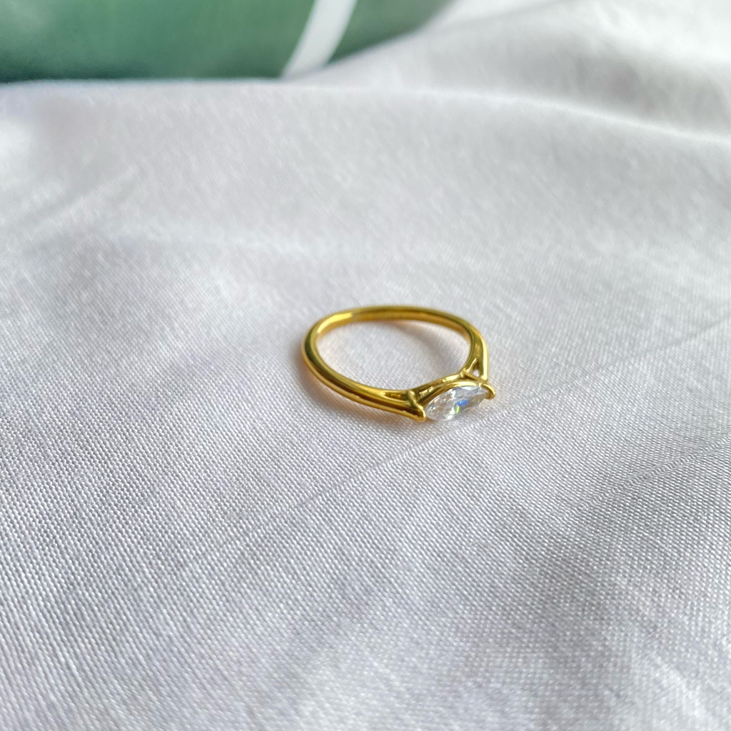 Stone Ring (Gold, 6)