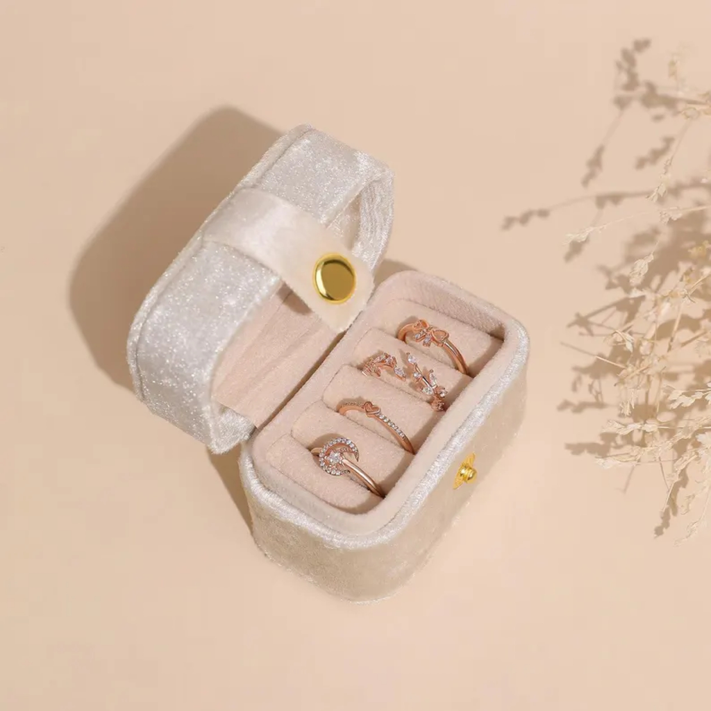Velvet Ring Case