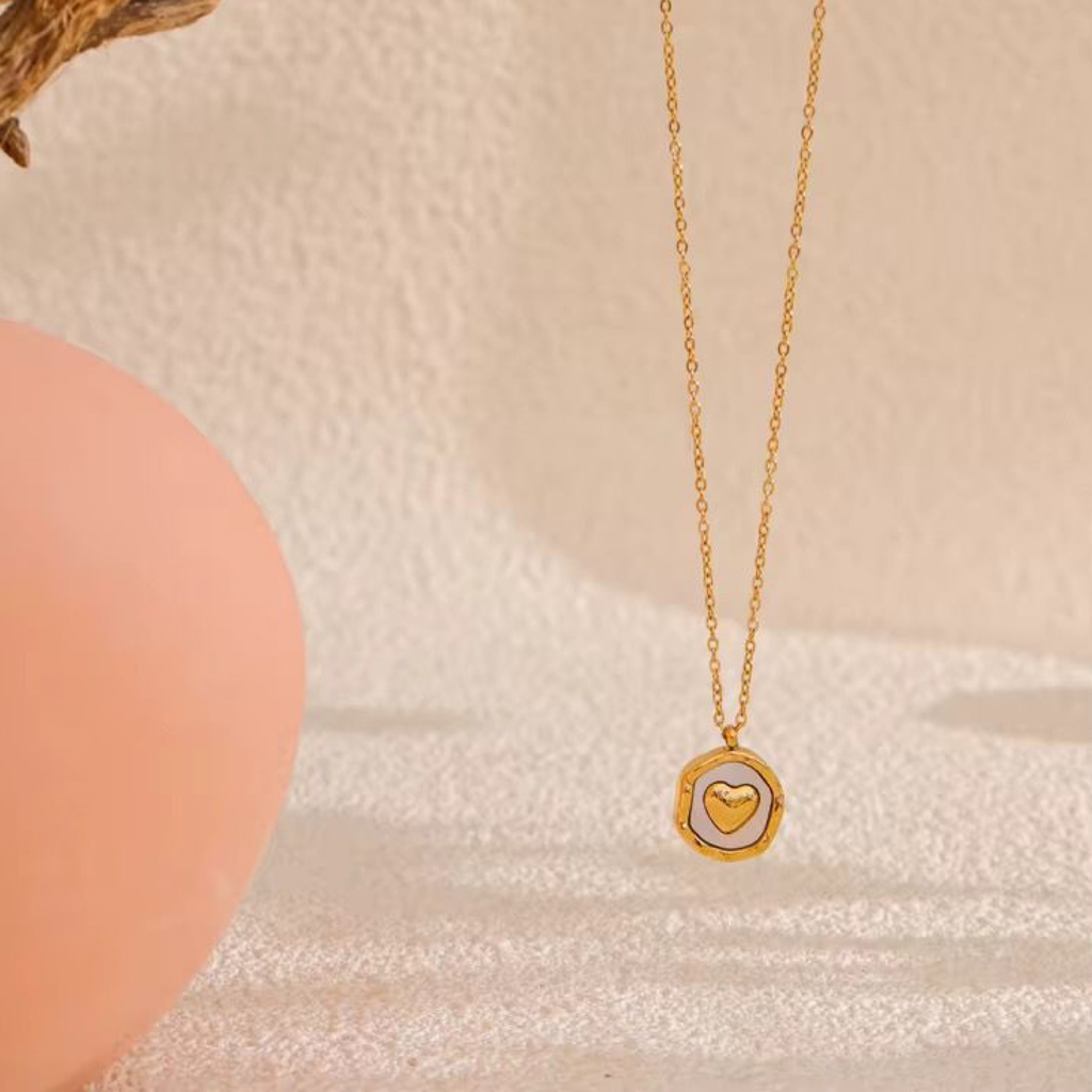 Alba Necklace 