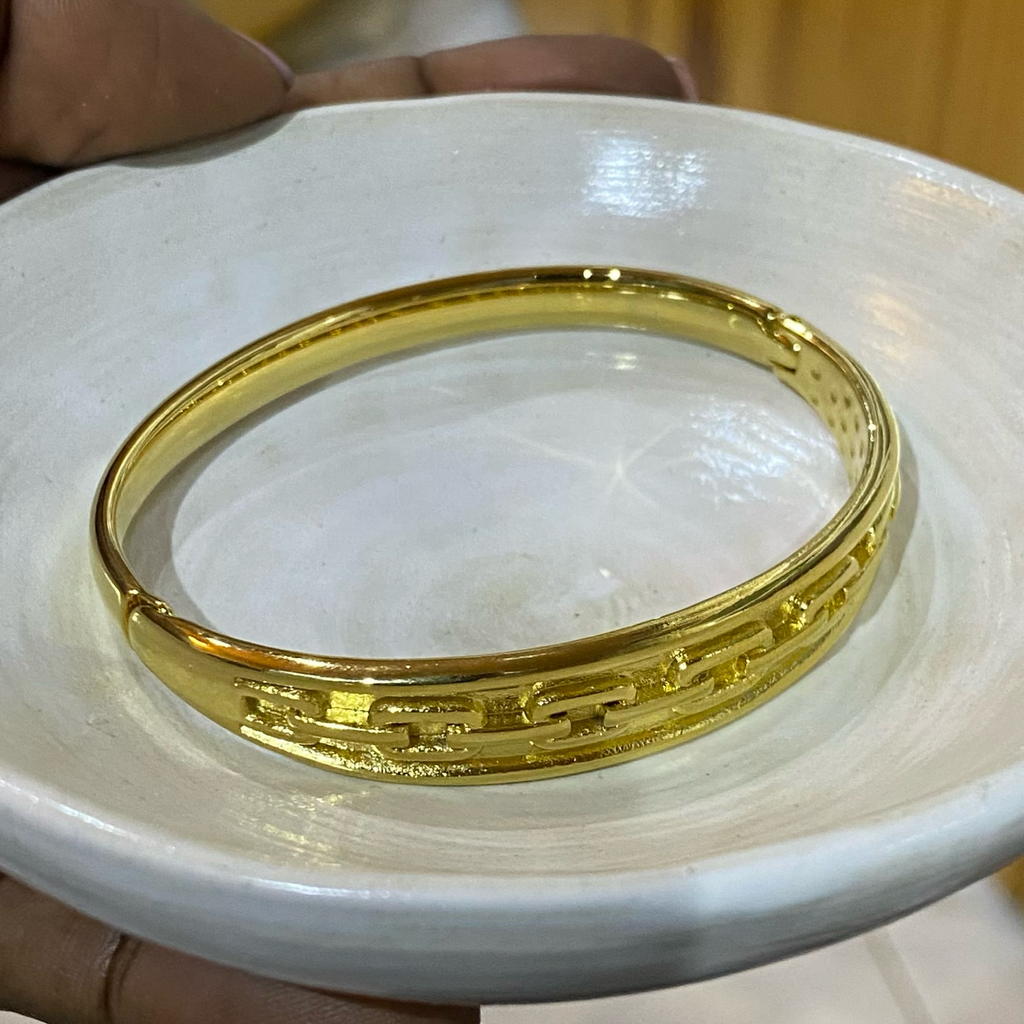 Xenia Cuff