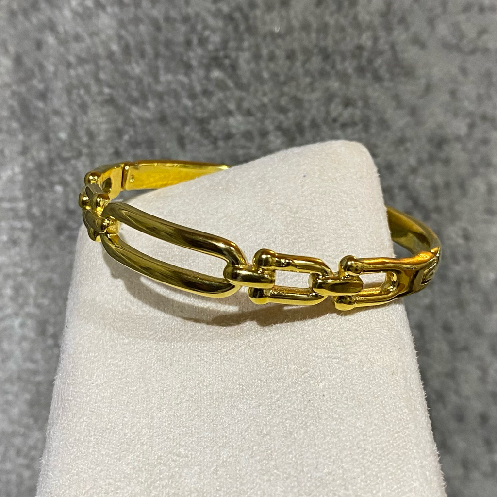 Esme Cuff