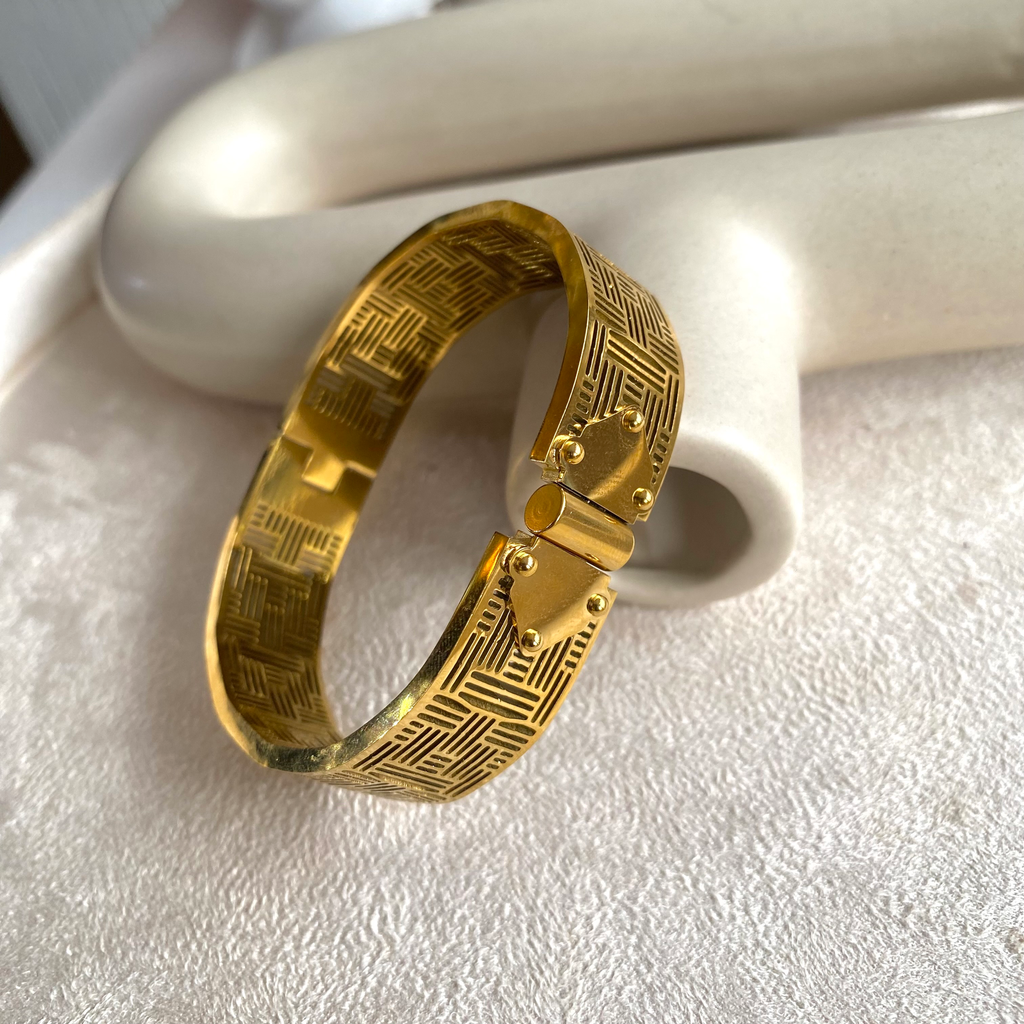 Laine Cuff