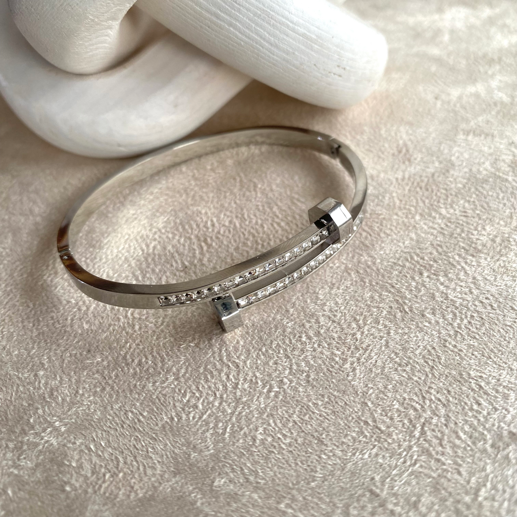Avery Cuff