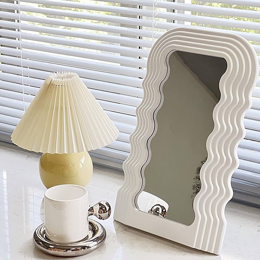 Wavy Mirror