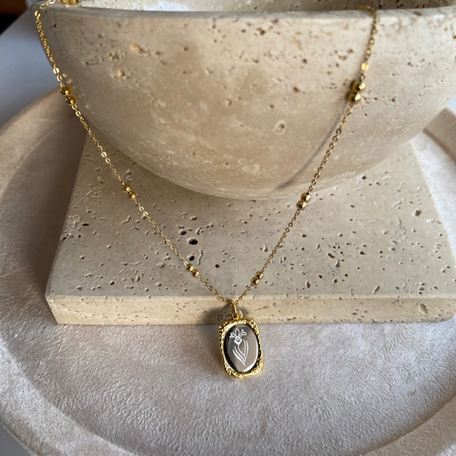 Alba Necklace