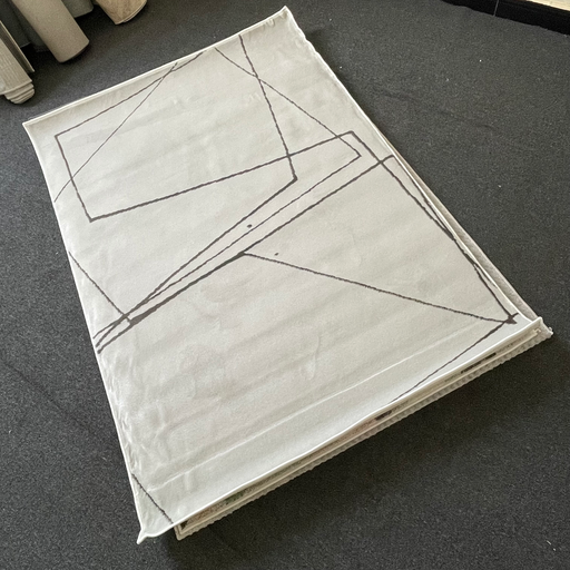 Minimal Rug (1.4x2m)