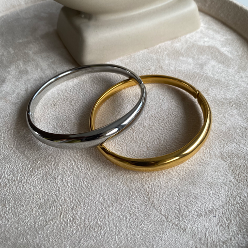 Zoya Cuff